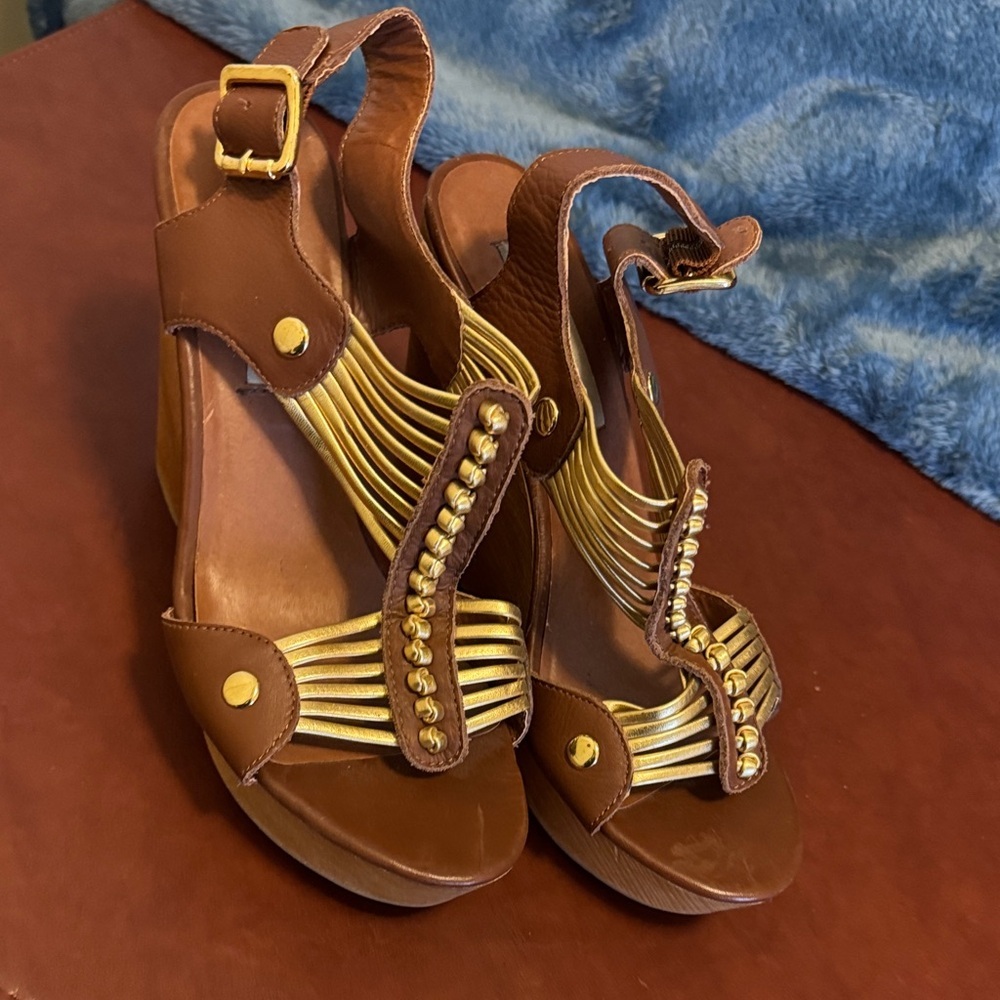 Steve Madden Brown and Gold Women's Sandals